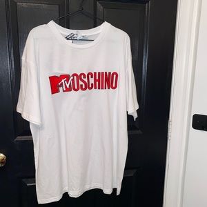 NWT H&M MOSCHINO size L: authentic graphic tee